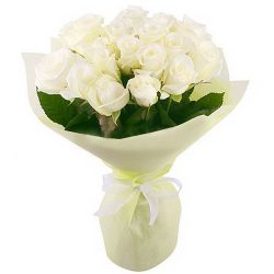 Фото товара 19 білих троянд в Калуші