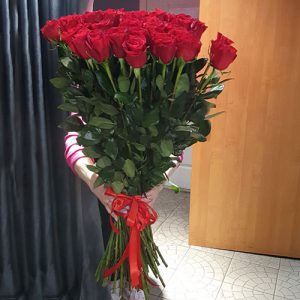 25 високих імпортних троянд у Калуші фото